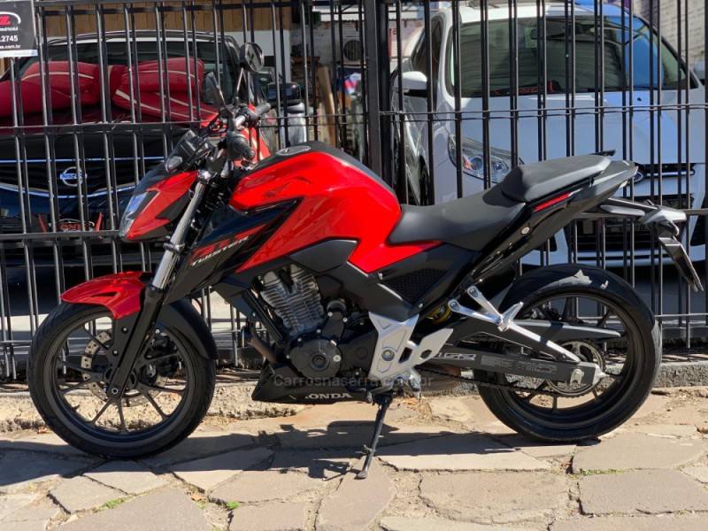 HONDA - CB 300F TWISTER - 2024/2024 - Vermelha - R$ 26.990,00