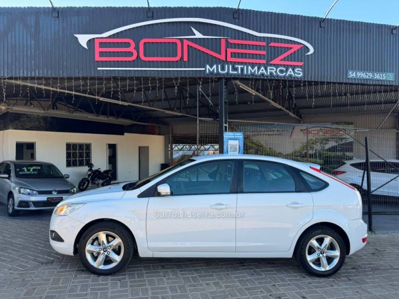 FORD - FOCUS - 2012/2012 - Branca - R$ 43.990,00