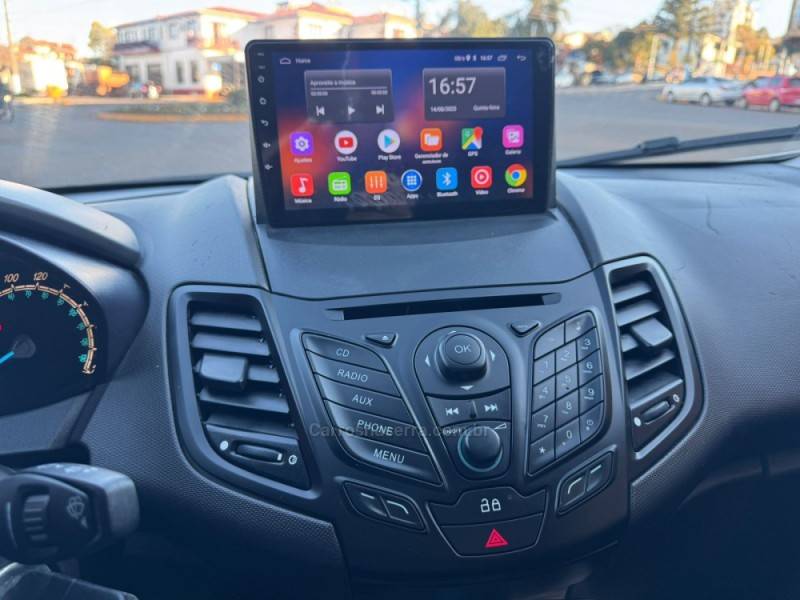FORD - FIESTA - 2014/2014 - Branca - R$ 45.990,00