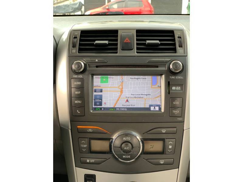 TOYOTA - COROLLA - 2013/2014 - Preta - R$ 70.990,00