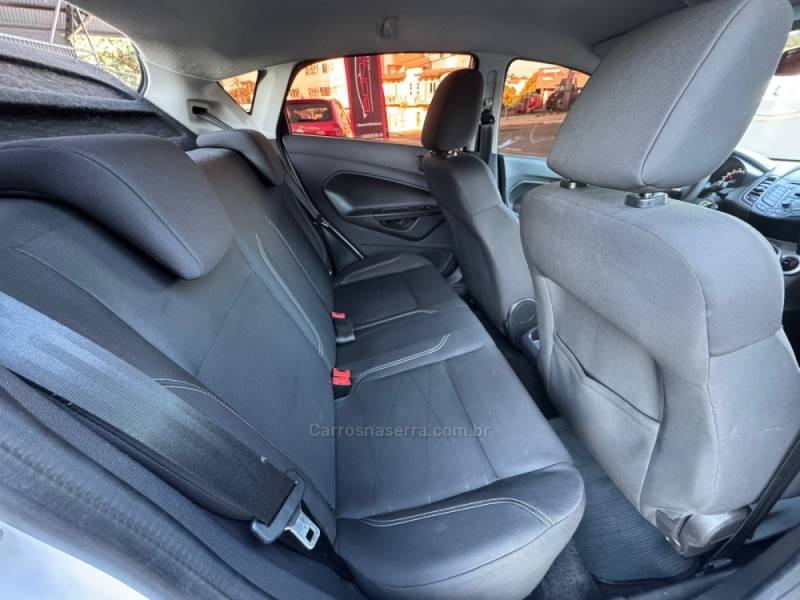 FORD - FIESTA - 2014/2014 - Branca - R$ 45.990,00