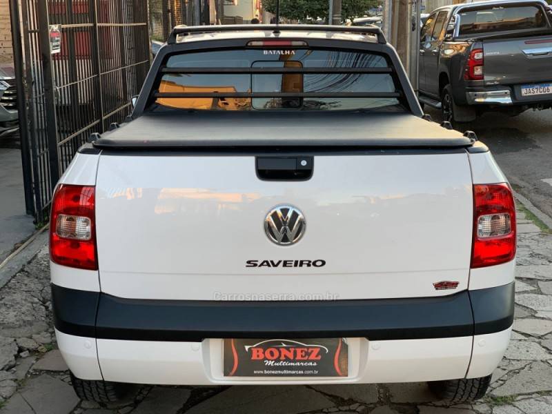 VOLKSWAGEN - SAVEIRO - 2010/2011 - Branca - R$ 44.990,00