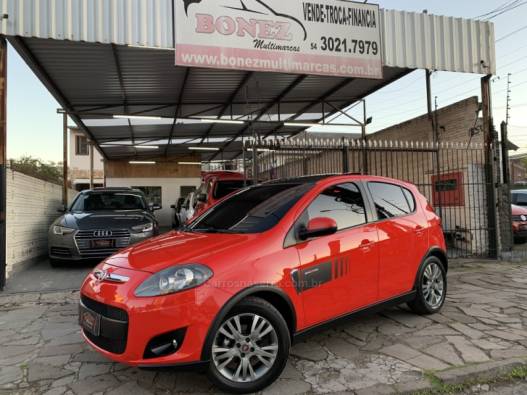 FIAT - PALIO - 2013/2014 - Vermelha - R$ 44.990,00