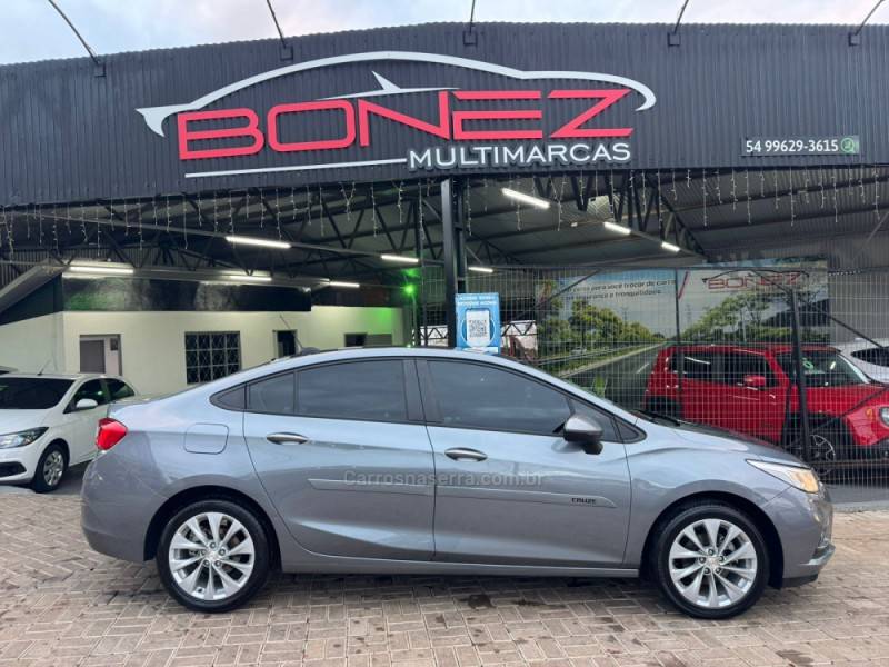 CHEVROLET - CRUZE - 2017/2017 - Prata - R$ 81.990,00