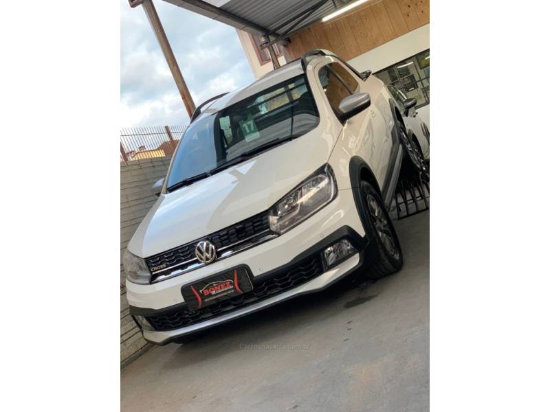 VOLKSWAGEN - SAVEIRO - 2016/2017 - Branca - R$ 79.990,00