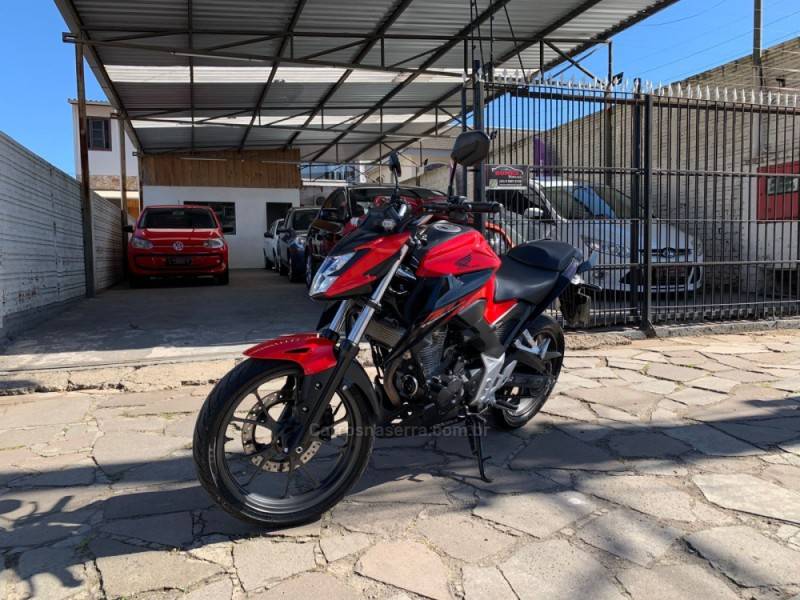 HONDA - CB 300F TWISTER - 2024/2024 - Vermelha - R$ 26.990,00