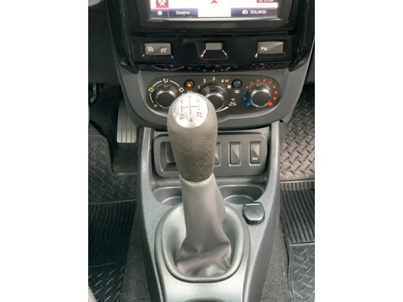 RENAULT - DUSTER - 2015/2016 - Vermelha - R$ 61.990,00