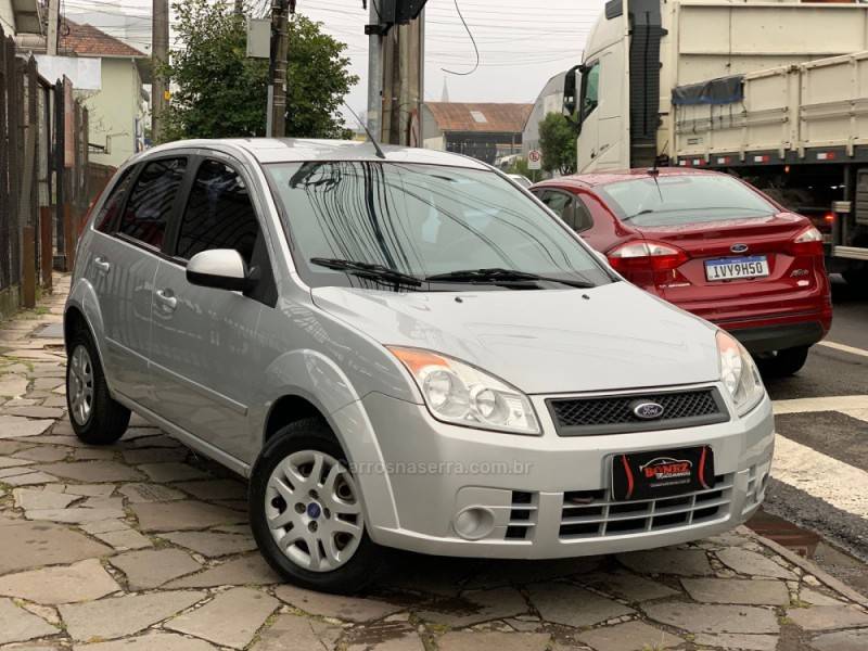 FORD - FIESTA - 2007/2008 - Prata - R$ 25.990,00