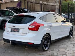 FORD - FOCUS - 2014/2015 - Branca - R$ 61.990,00