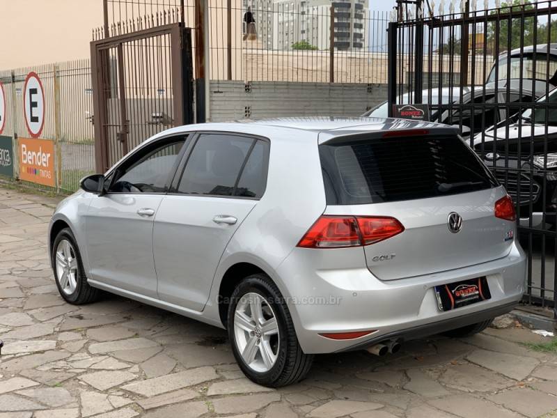 VOLKSWAGEN - GOLF - 2013/2014 - Prata - R$ 69.990,00