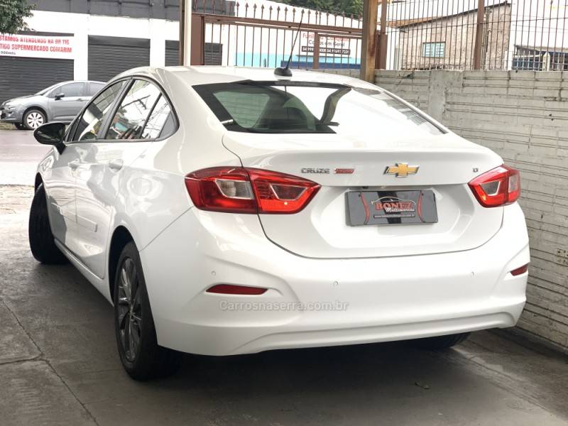 CHEVROLET - CRUZE - 2016/2017 - Branca - R$ 85.990,00