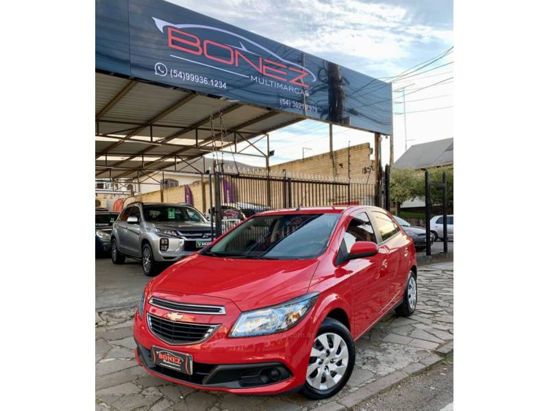CHEVROLET - ONIX - 2014/2015 - Vermelha - R$ 49.990,00