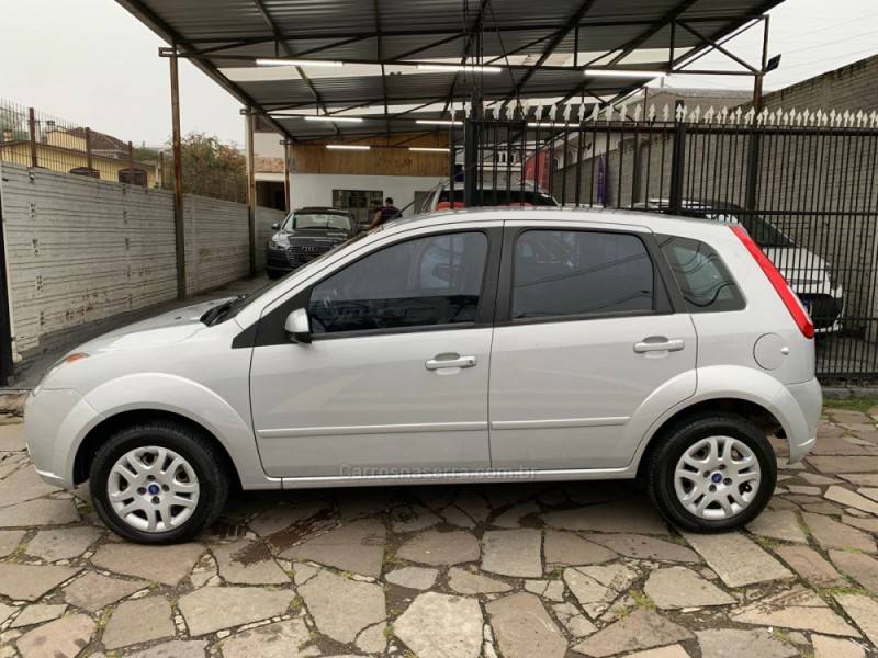 FORD - FIESTA - 2007/2008 - Prata - R$ 25.990,00