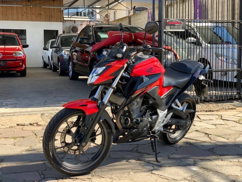 HONDA - CB 300F TWISTER - 2024/2024 - Vermelha - R$ 26.990,00