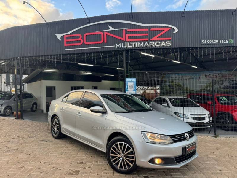 VOLKSWAGEN - JETTA - 2012/2012 - Prata - R$ 65.990,00