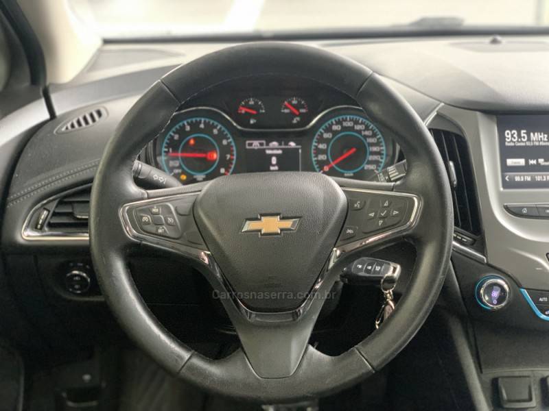 CHEVROLET - CRUZE - 2016/2017 - Branca - R$ 85.990,00