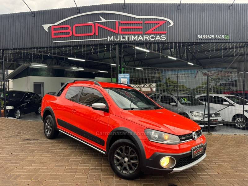 VOLKSWAGEN - SAVEIRO - 2015/2015 - Laranja - R$ 74.990,00