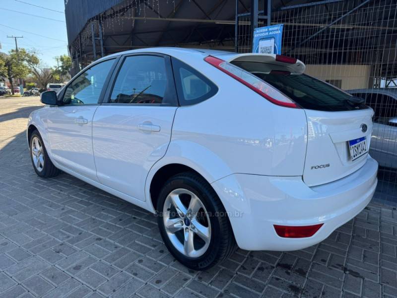 FORD - FOCUS - 2012/2012 - Branca - R$ 43.990,00