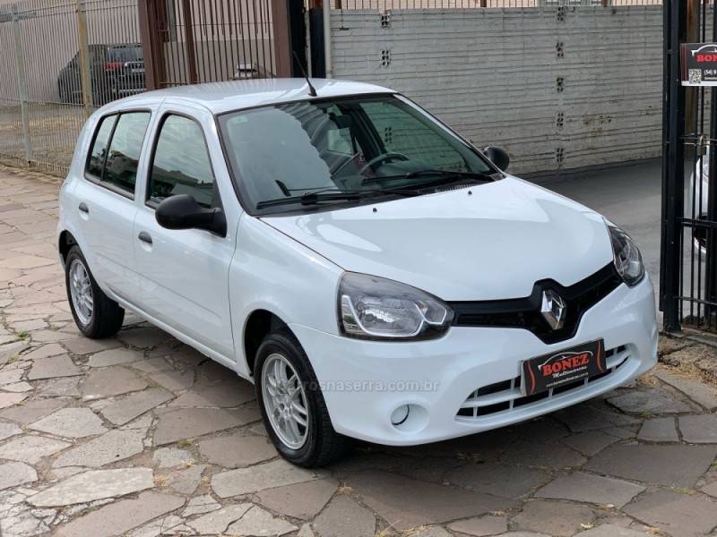 RENAULT - CLIO - 2014/2015 - Branca - R$ 35.990,00