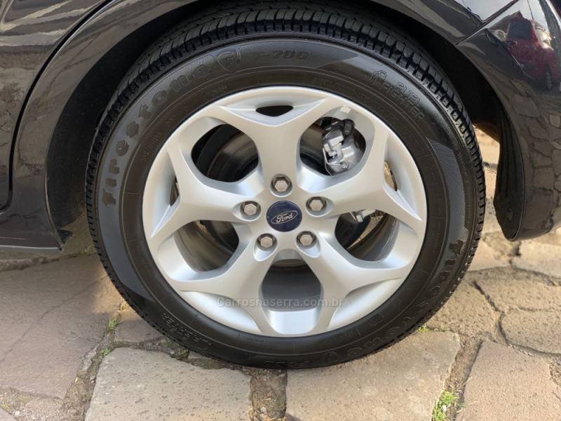 FORD - FOCUS - 2010/2011 - Preta - R$ 49.990,00