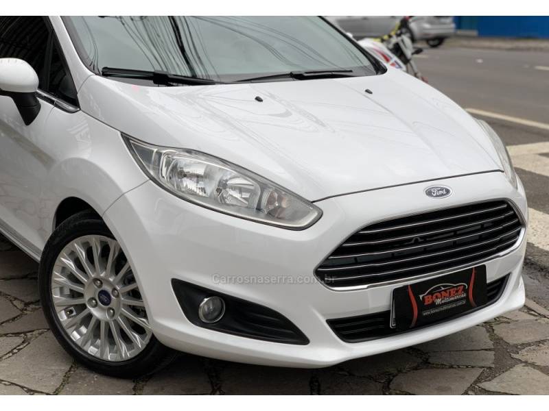 FORD - FIESTA - 2014/2015 - Branca - R$ 51.990,00