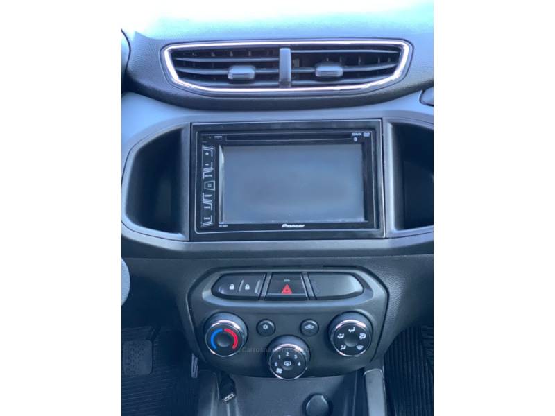 CHEVROLET - ONIX - 2012/2013 - Prata - R$ 44.990,00