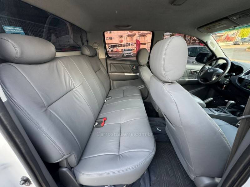 TOYOTA - HILUX - 2013/2013 - Branca - R$ 138.990,00