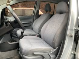 VOLKSWAGEN - FOX - 2005/2006 - Prata - R$ 28.990,00