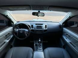 TOYOTA - HILUX - 2013/2013 - Branca - R$ 138.990,00