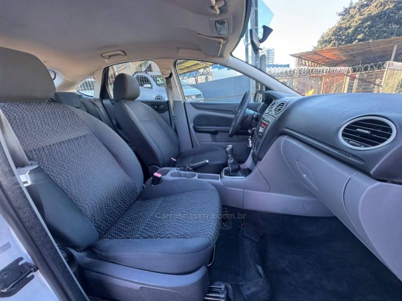 FORD - FOCUS - 2012/2012 - Branca - R$ 43.990,00