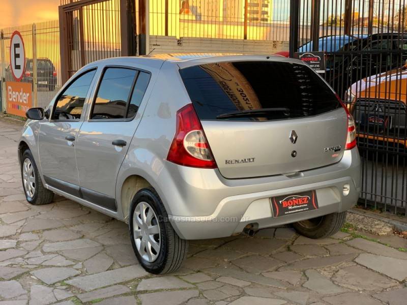 RENAULT - SANDERO - 2008/2009 - Prata - R$ 27.990,00