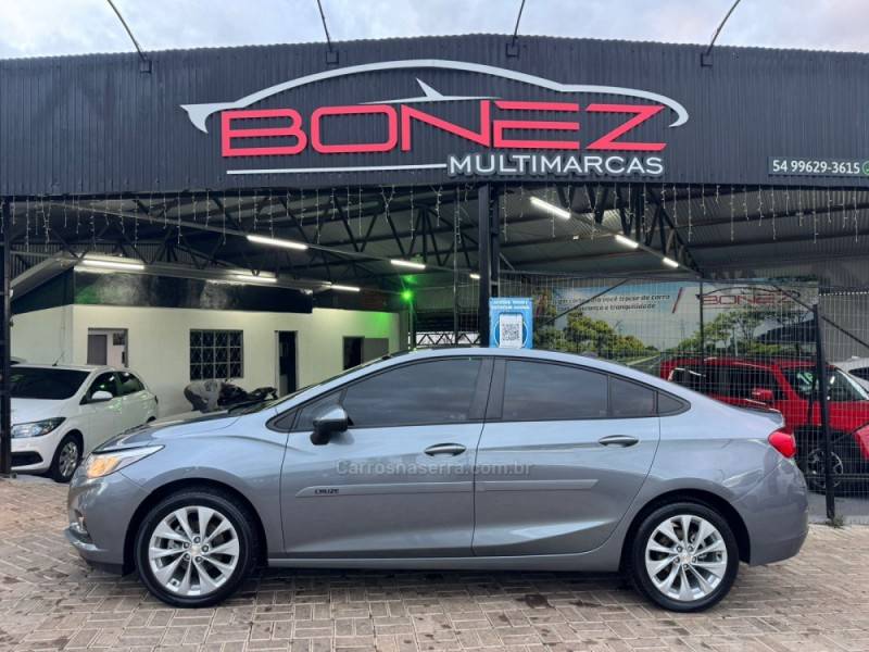 CHEVROLET - CRUZE - 2017/2017 - Prata - R$ 81.990,00