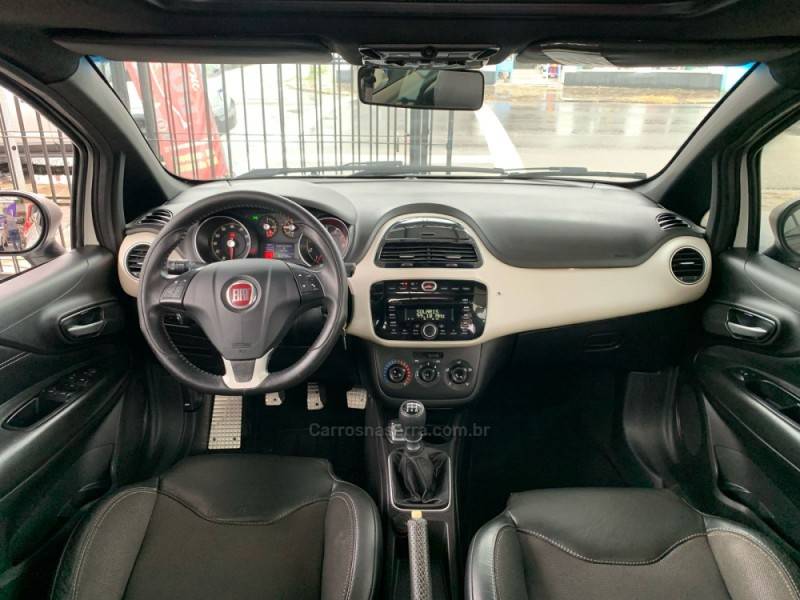 FIAT - PUNTO - 2014/2015 - Branca - R$ 69.900,00