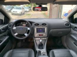 FORD - FOCUS - 2010/2011 - Preta - R$ 49.990,00