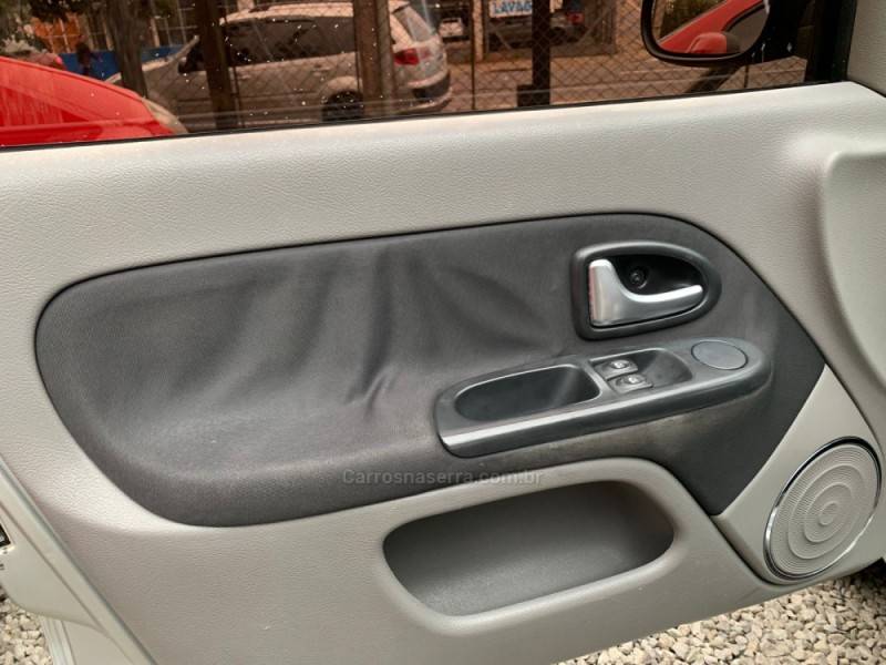 RENAULT - SYMBOL - 2010/2011 - Prata - R$ 24.990,00