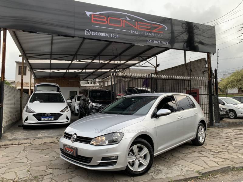 VOLKSWAGEN - GOLF - 2013/2014 - Prata - R$ 69.990,00