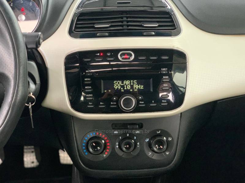 FIAT - PUNTO - 2014/2015 - Branca - R$ 69.900,00