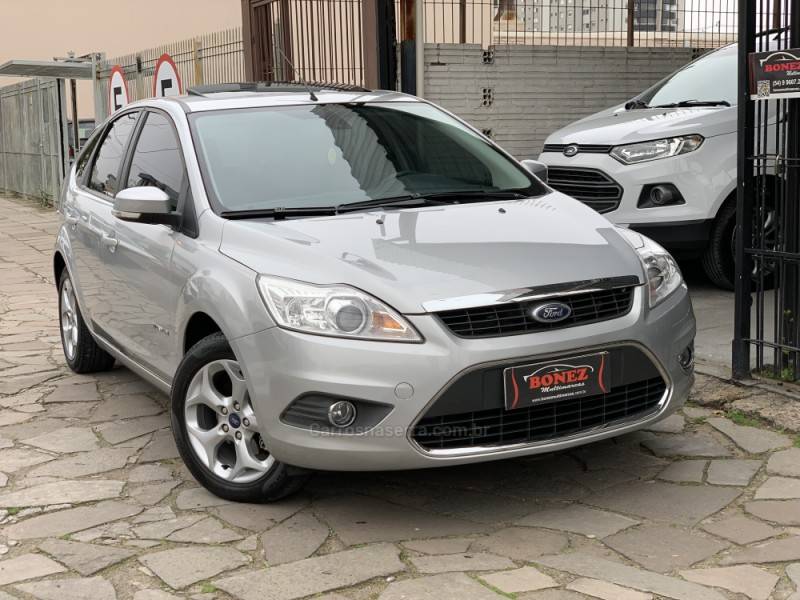 FORD - FOCUS - 2012/2013 - Prata - R$ 56.990,00