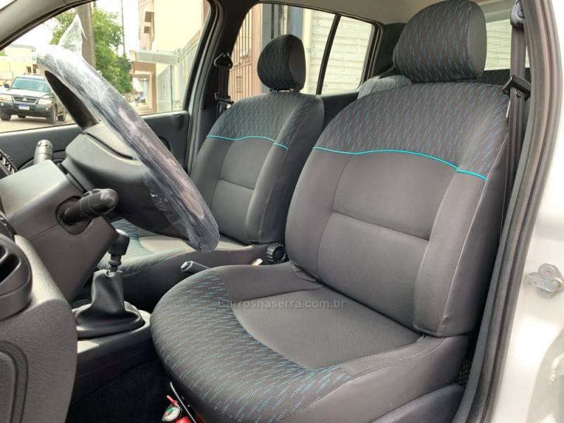 RENAULT - CLIO - 2014/2015 - Branca - R$ 35.990,00