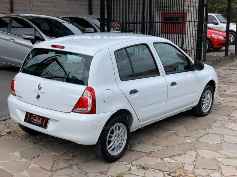RENAULT - CLIO - 2014/2015 - Branca - R$ 35.990,00