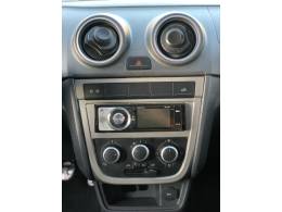 VOLKSWAGEN - SAVEIRO - 2010/2011 - Branca - R$ 44.990,00