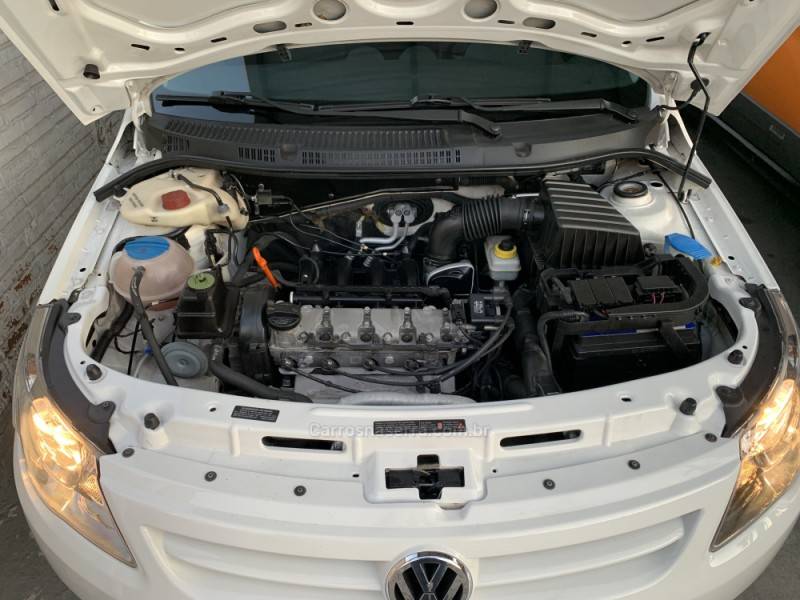 VOLKSWAGEN - SAVEIRO - 2010/2011 - Branca - R$ 44.990,00