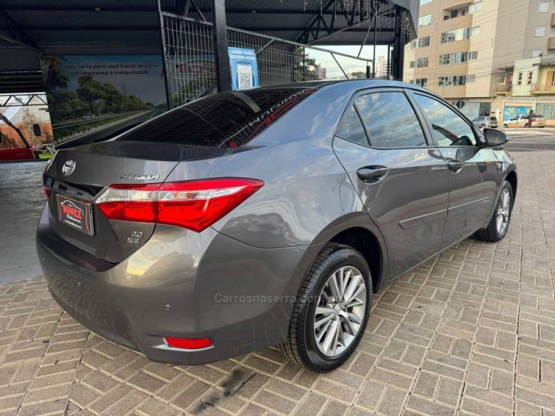TOYOTA - COROLLA - 2015/2015 - Cinza - R$ 87.990,00