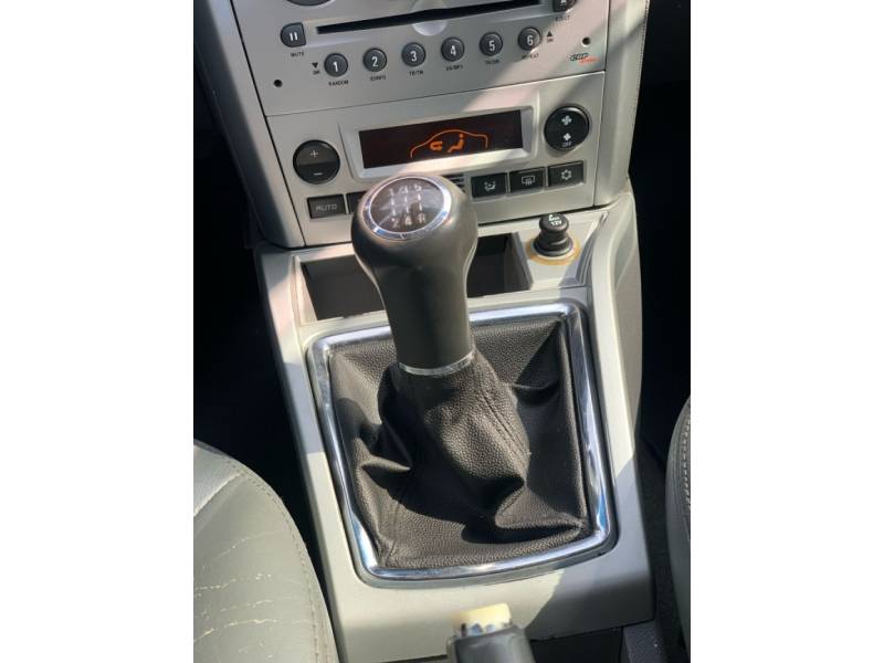 CHEVROLET - VECTRA - 2010/2011 - Prata - R$ 40.990,00