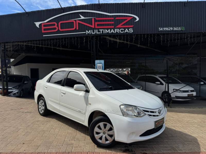 TOYOTA - ETIOS - 2013/2013 - Branca - R$ 44.990,00