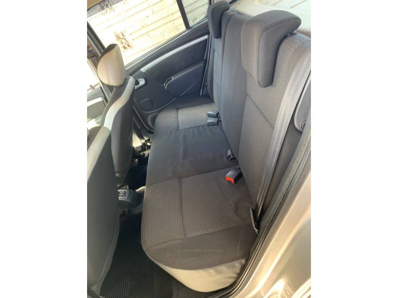 RENAULT - SANDERO - 2009/2010 - Prata - R$ 32.990,00